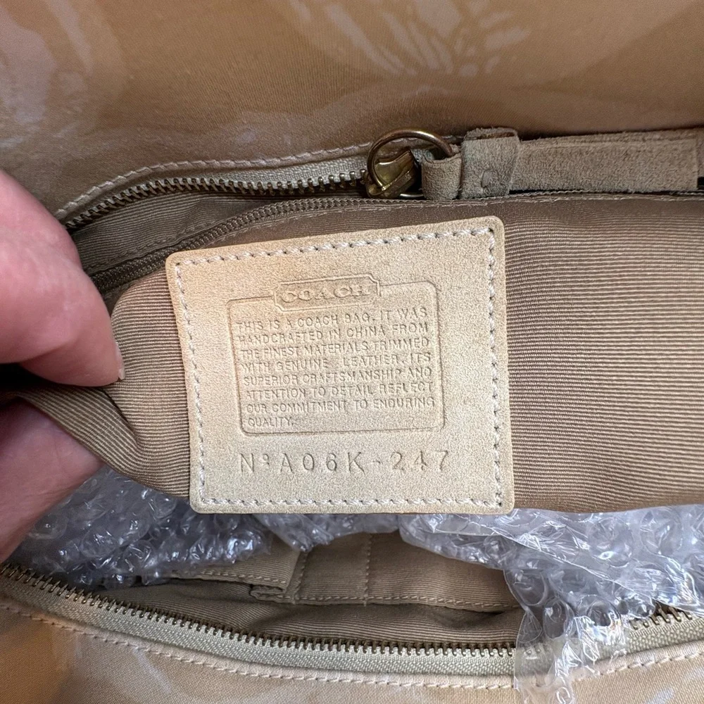 Coach HamptonTote Bag - Picture 6 of 12